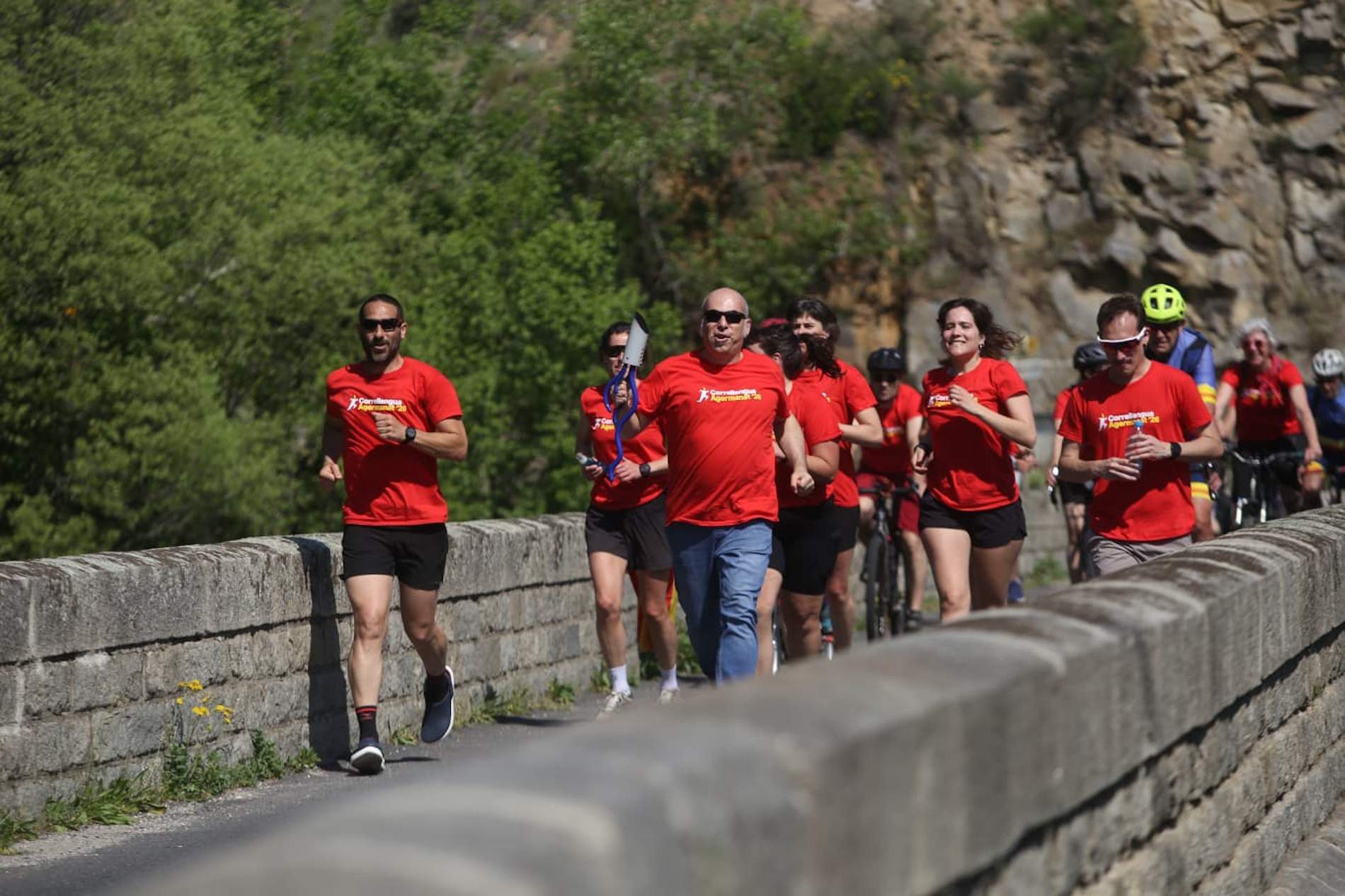 Investiguen si un participant del Correllengua va quedar ferit per un perdigó quan passava per Cardedeu