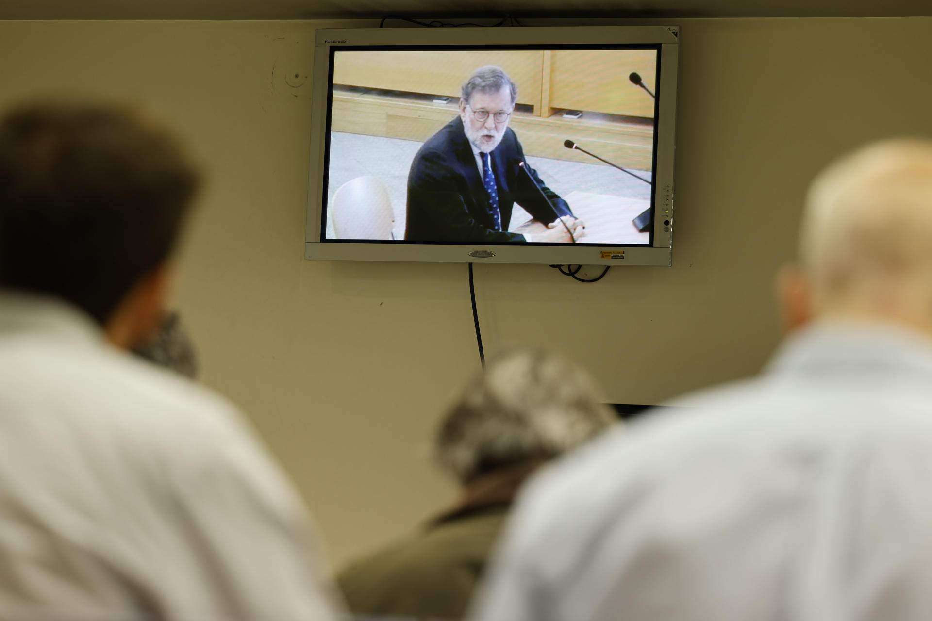 Rajoy nega haver destruït proves de la Caixa B i frivolitza sobre els sobrenoms: “Em diuen com volen”