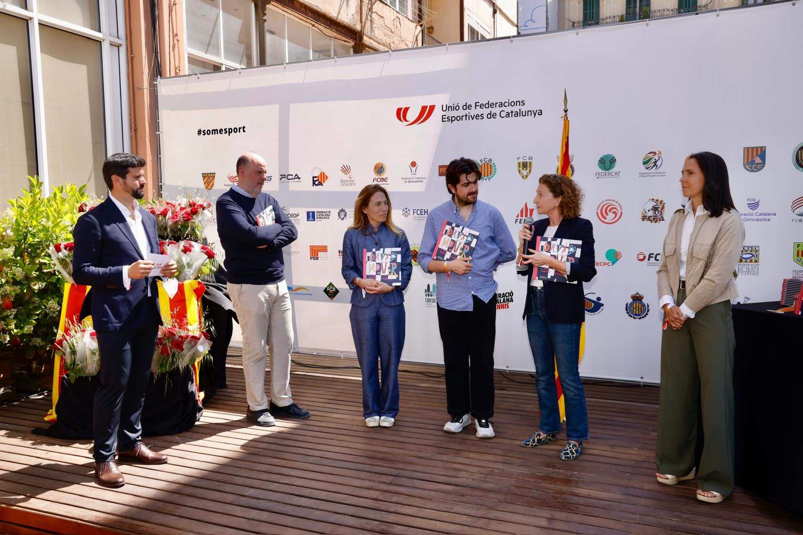 La UFEC celebra Sant Jordi con una recepción institucional que reúne a más de 300 personas.