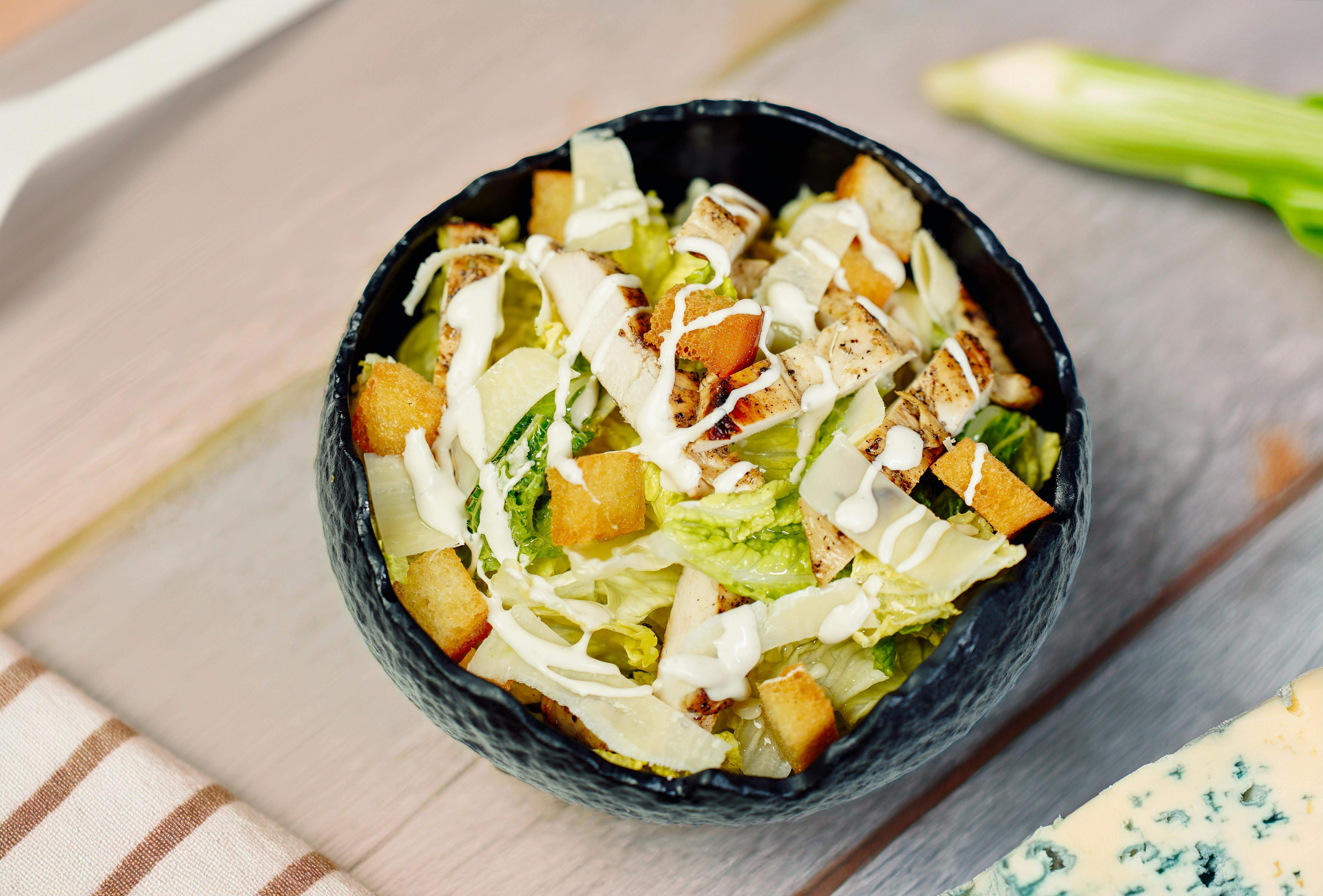 Hay un motivo por el que los chefs nunca piden ensaladas con salsas en ciertos restaurantes