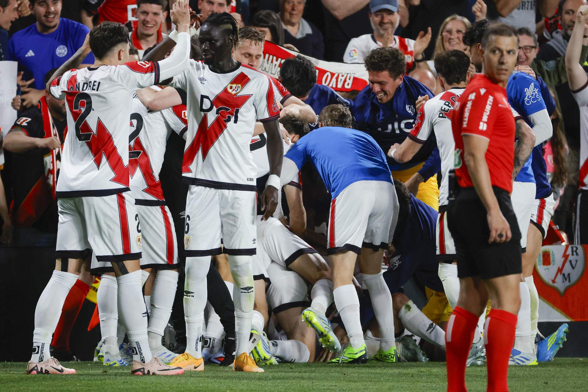 L’Espanyol s’enfonsa contra el Rayo amb una derrota cruel (1-0) i té el descens a només cinc punts