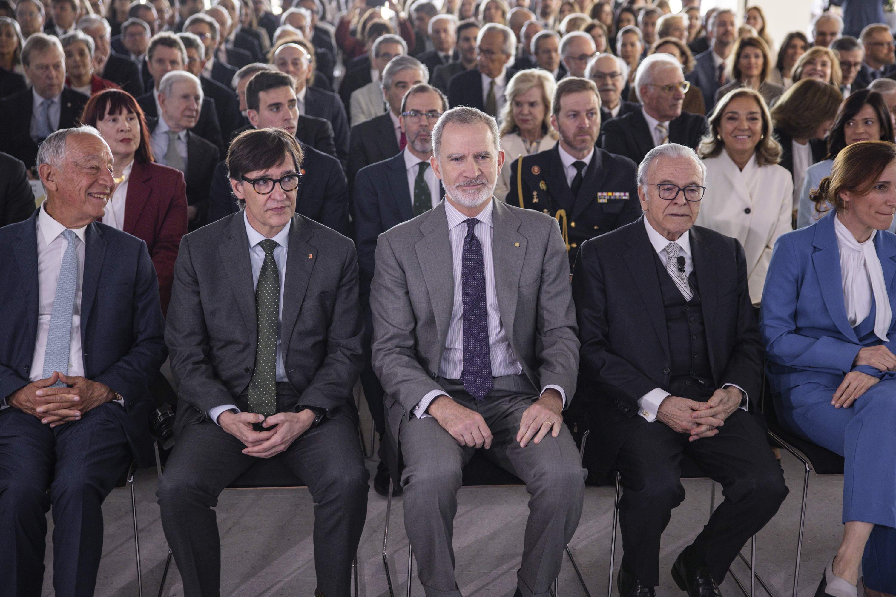 El Rey e Illa inauguran en Barcelona CaixaResearch Institute, que quiere ser referente mundial en inmunología