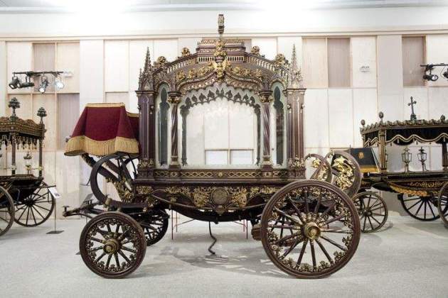 carrosses funebres foto cementiris de barcelona