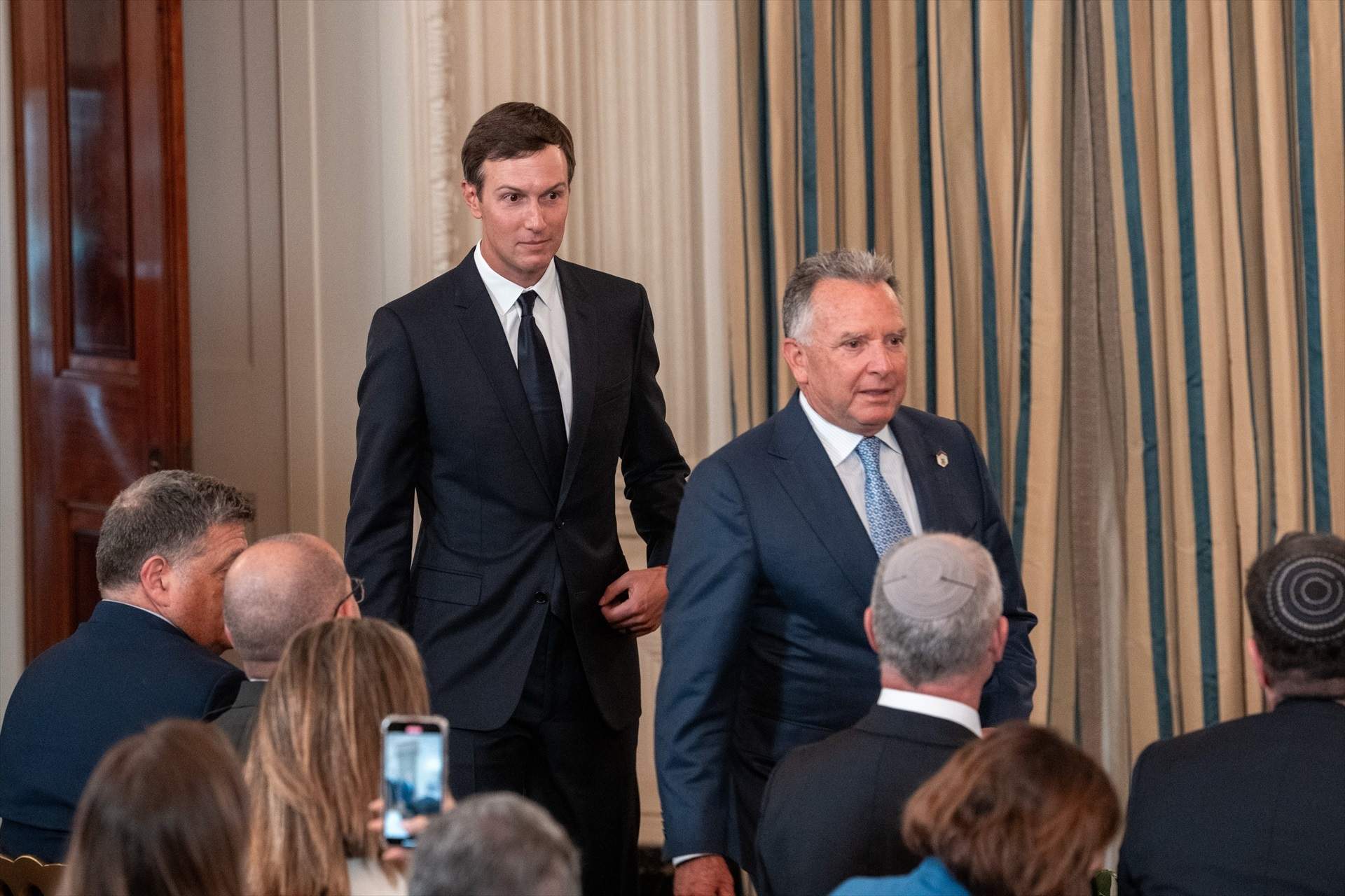 Las delegaciones de Irán y EE. UU. viajan a Pakistán para encontrar una salida a una guerra enquistada