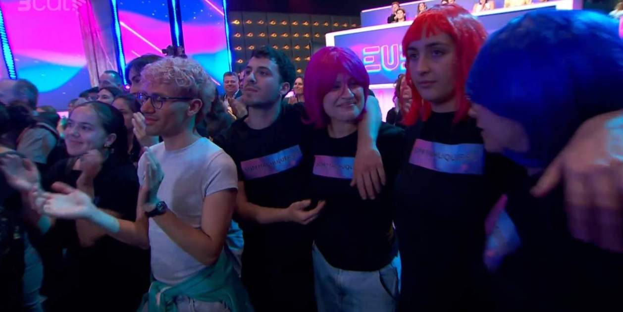 Las amigas de Aina Machuca desde el público   3Cat