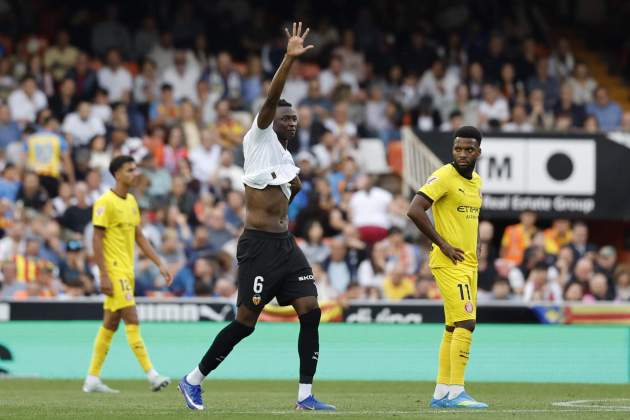 a9bf964f72d345dc39efa93c9cecca2ee2b84936w