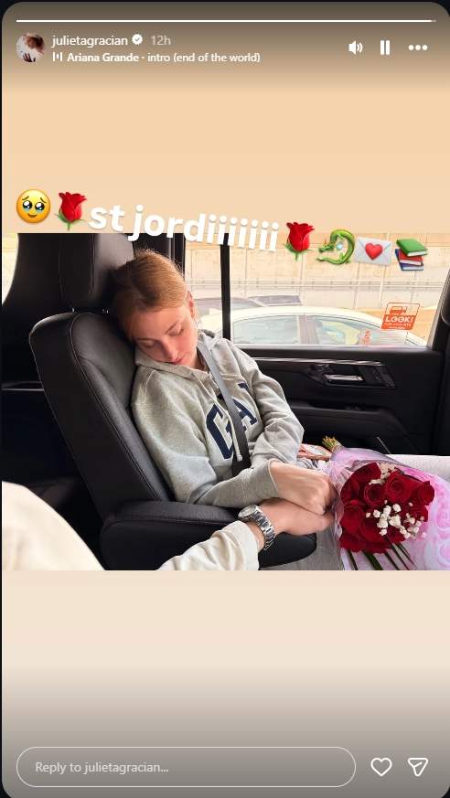 Julieta, de la mano de un chico el día de Sant Jordi / Instagram