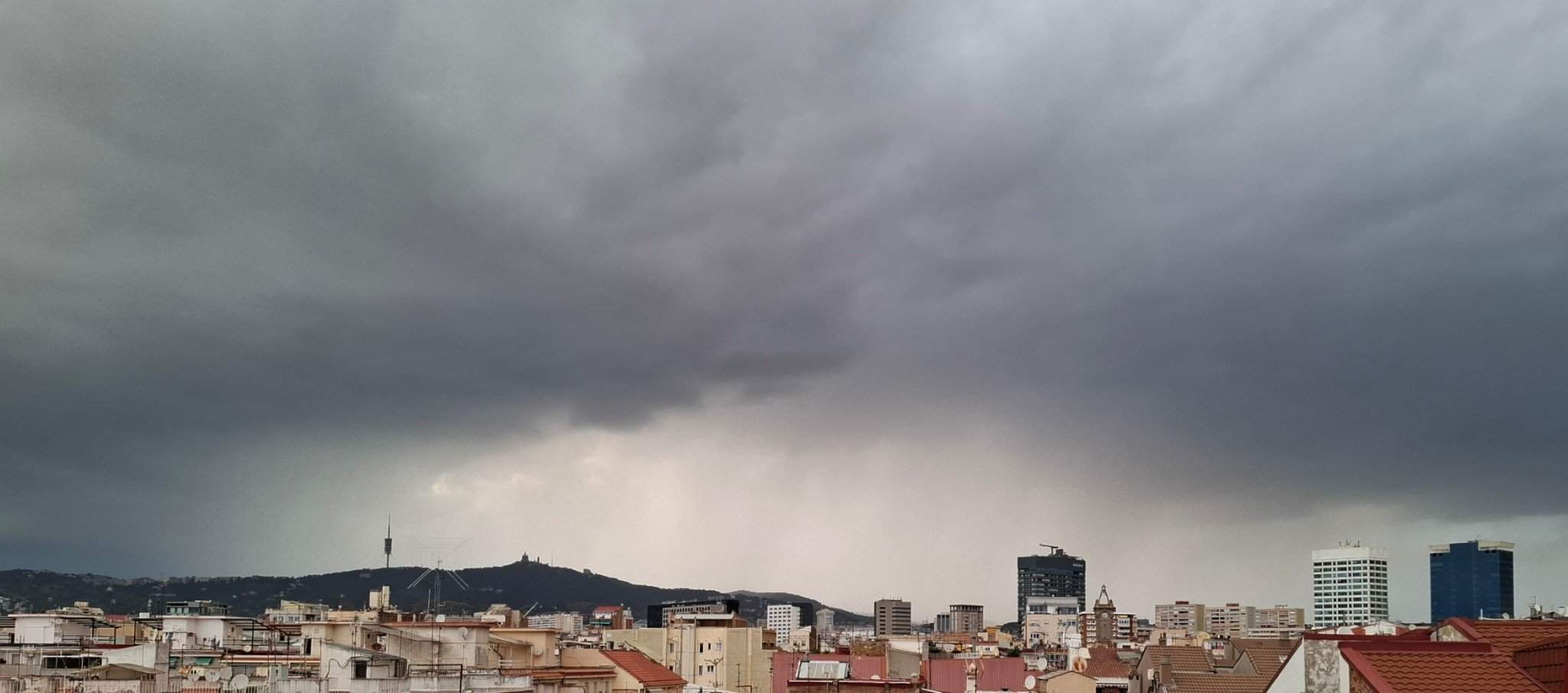 Quan tornarà la pluja a Barcelona? L'abril acabarà amb gir del temps amb sorpreses de temperatura