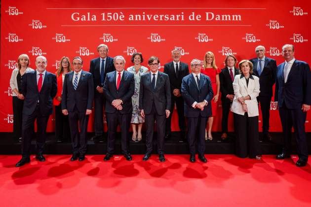 Autoridades en la fiesta de 150 años de Damm