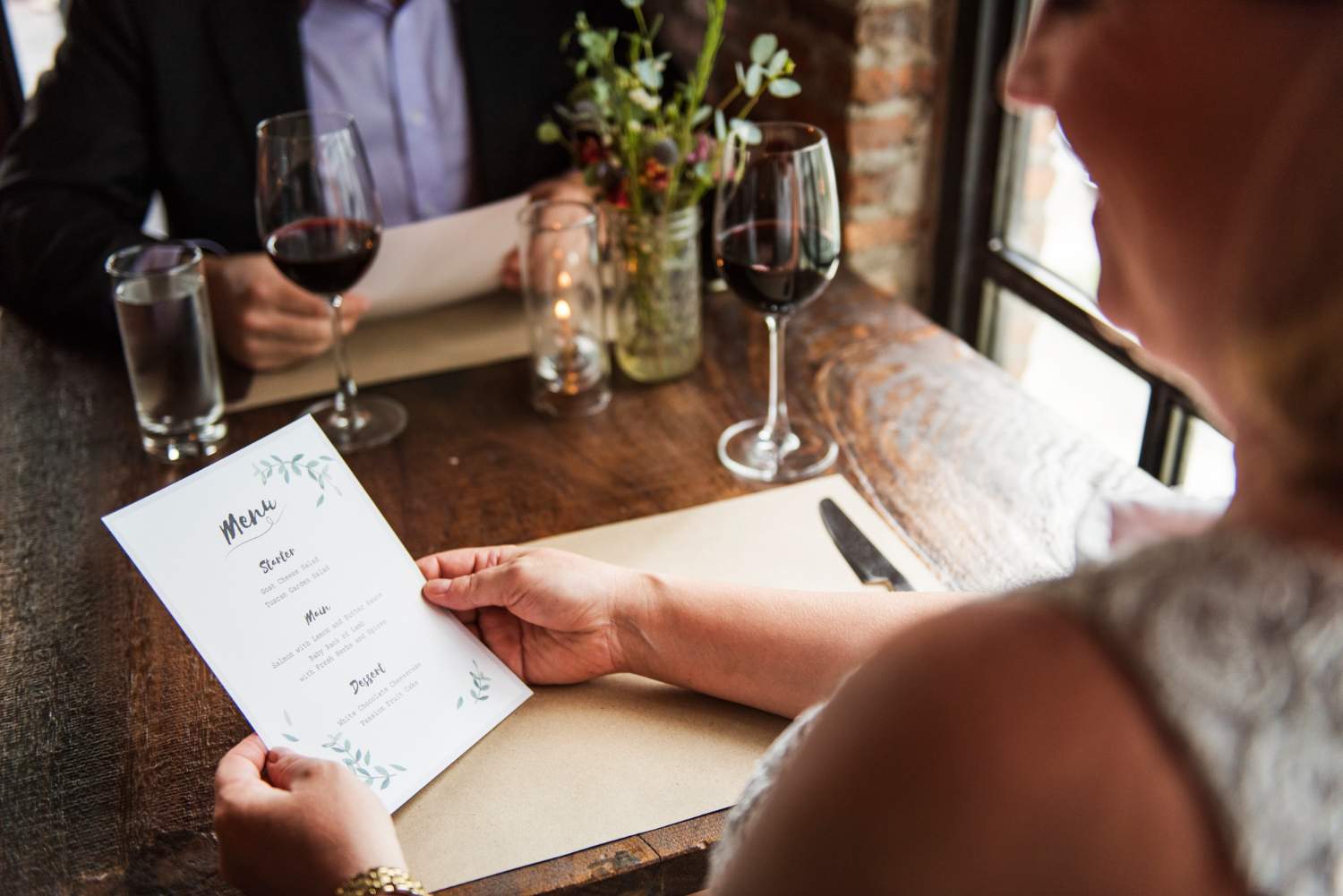 Si vas a un restaurant nou, els xefs recomanen que sempre demanis el mateix plat