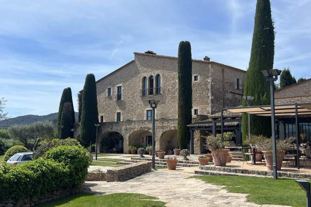 Espai exterior del Restaurant El Mas de Torrent. / Foto: Jordi Àvila