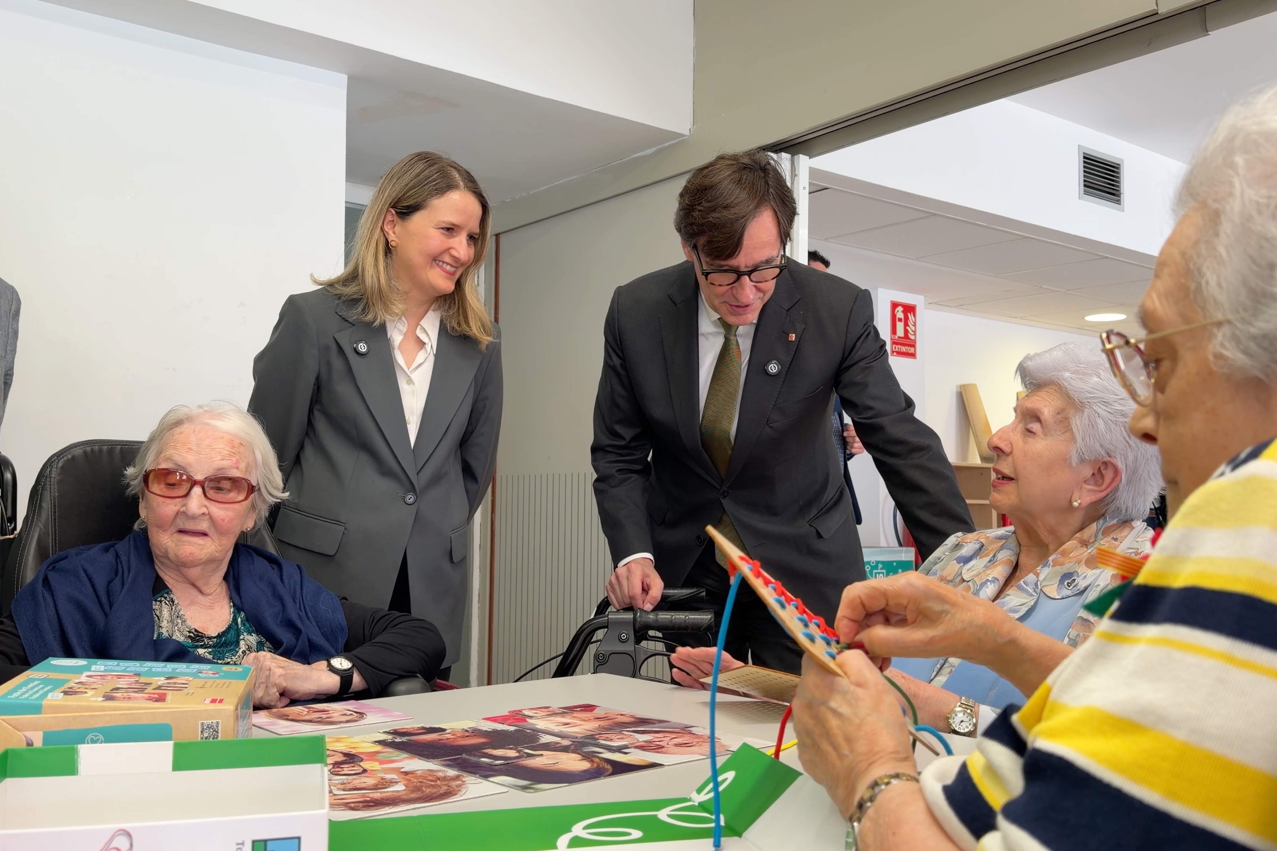 Prestació d’entre 100 i 200 euros al mes per a dependents en espera de plaça assistencial a una residència