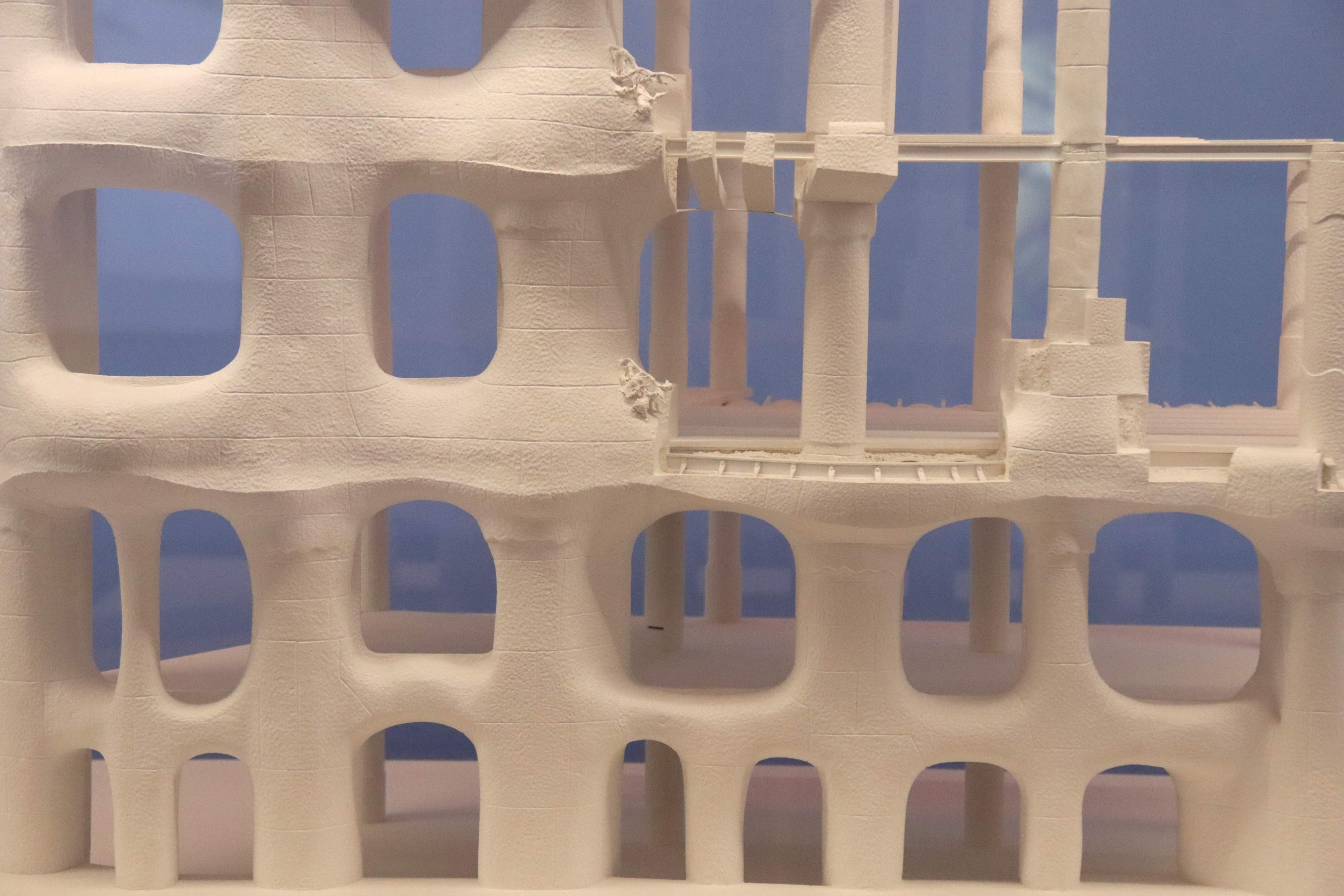 Las ventanas de Gaudí se abren al mundo desde el Palau Güell con una exposición única