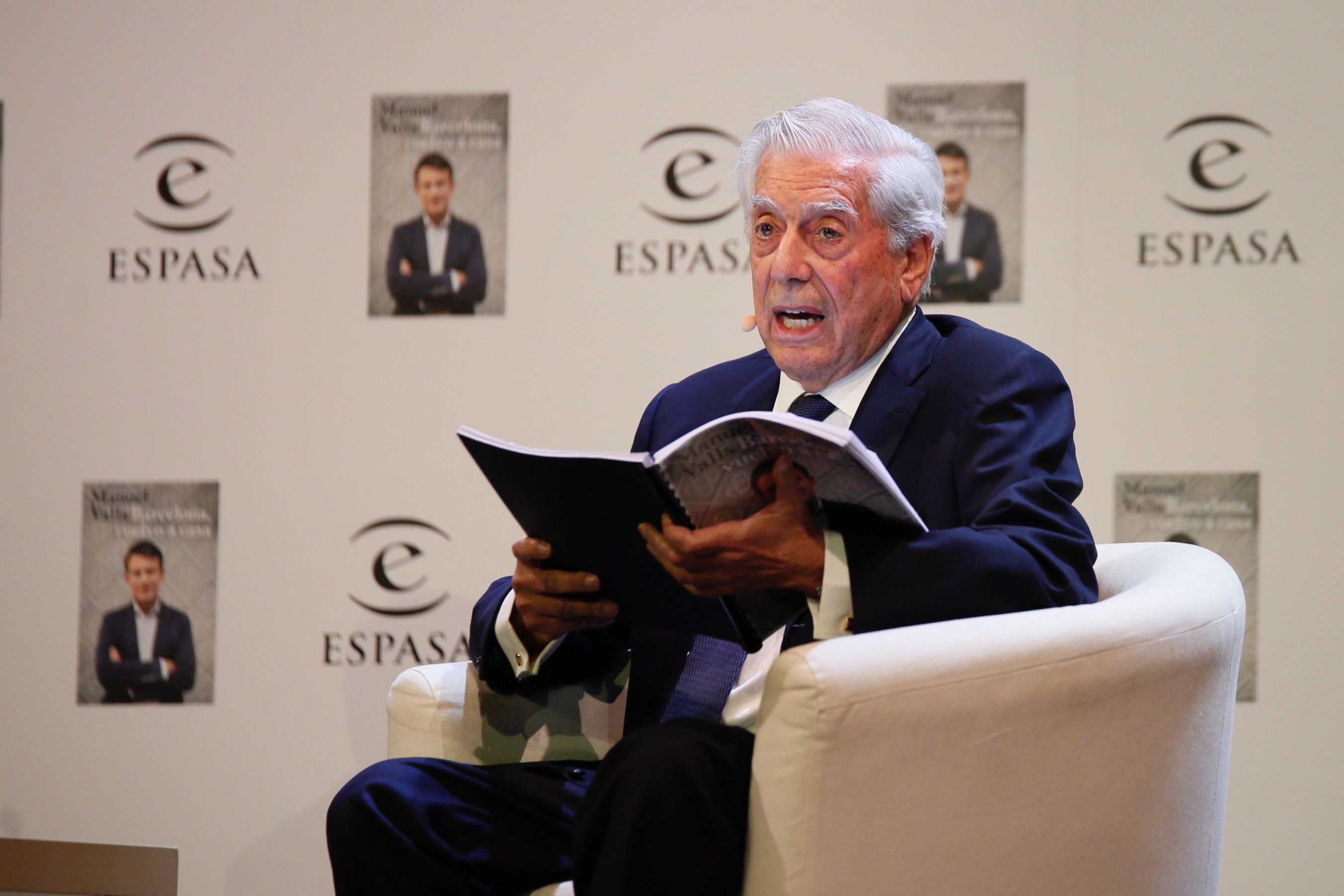 Vargas Llosa deja el PEN Club por su apoyo al "golpe de estado de los independentistas"