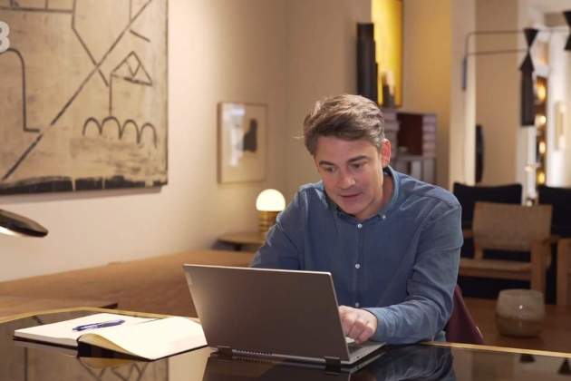 Roger Coma presentant 'Caigut del cel' / 3Cat