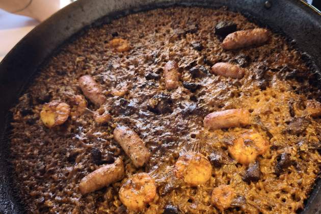 Arròs amb gambes i salsitxa Arròs amb gambes i salsitxa