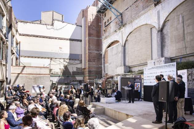 Primera pedra recuperació piscina escullera club natació barcelona / Foto: Carlos Baglietto