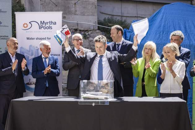 Primera pedra recuperació piscina escullera club natació barcelona / Foto: Carlos Baglietto
