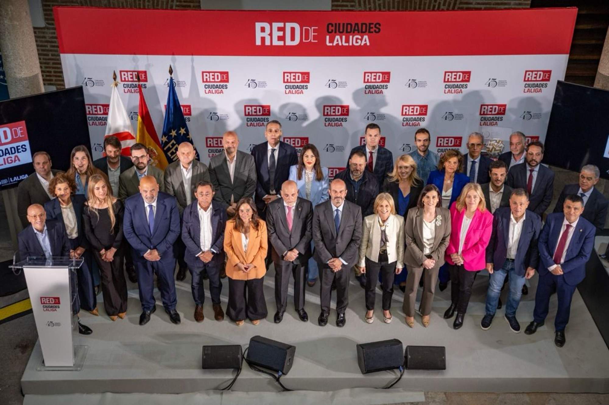 La FEMP i LALIGA llancen una xarxa de ciutats per combatre la violència i l'odi en l'esport