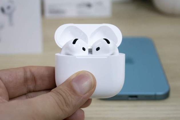 airpods 4 mano