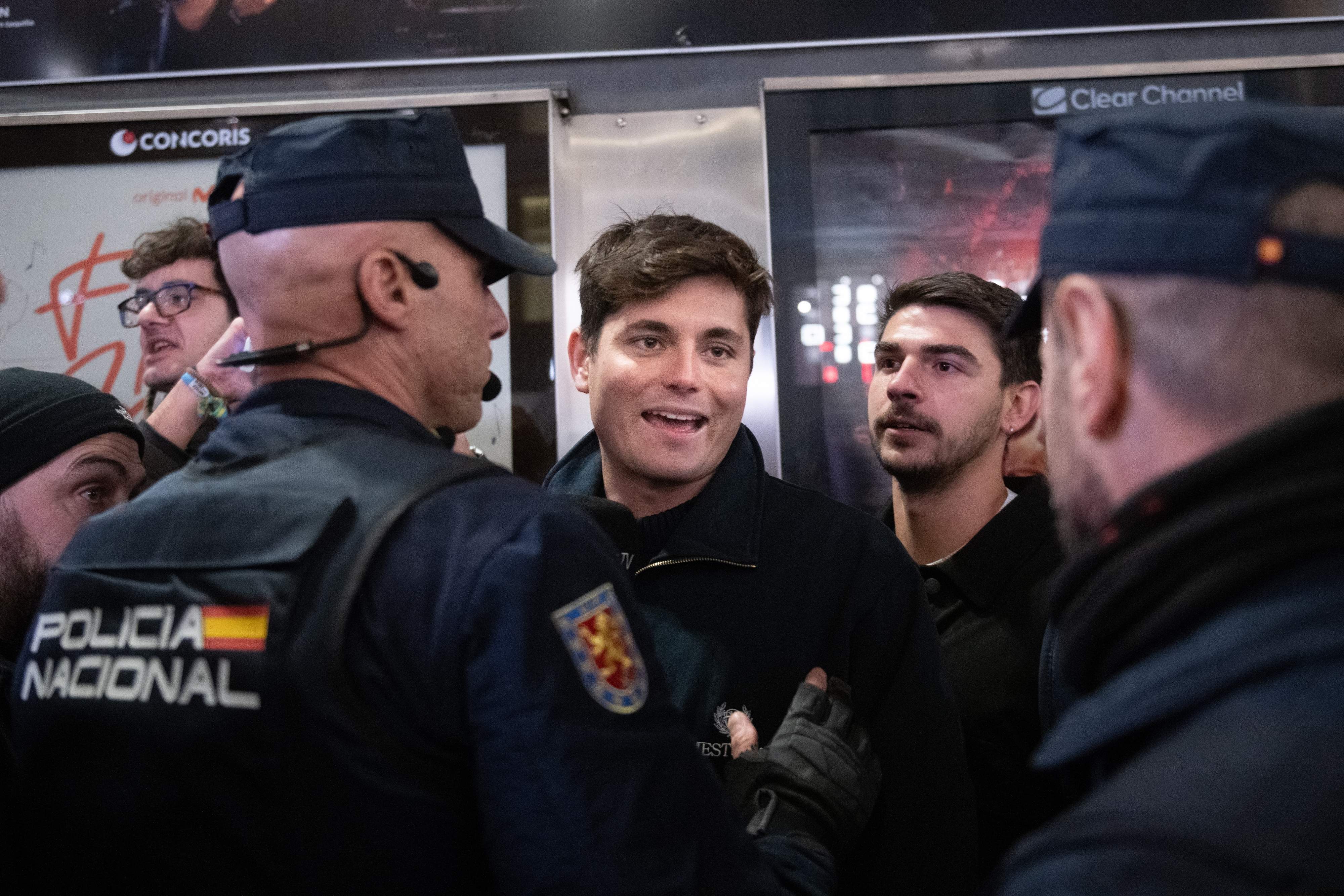 Begoña Gómez denunciarà Vito Quiles per agressió i per impedir-li sortir d'un restaurant