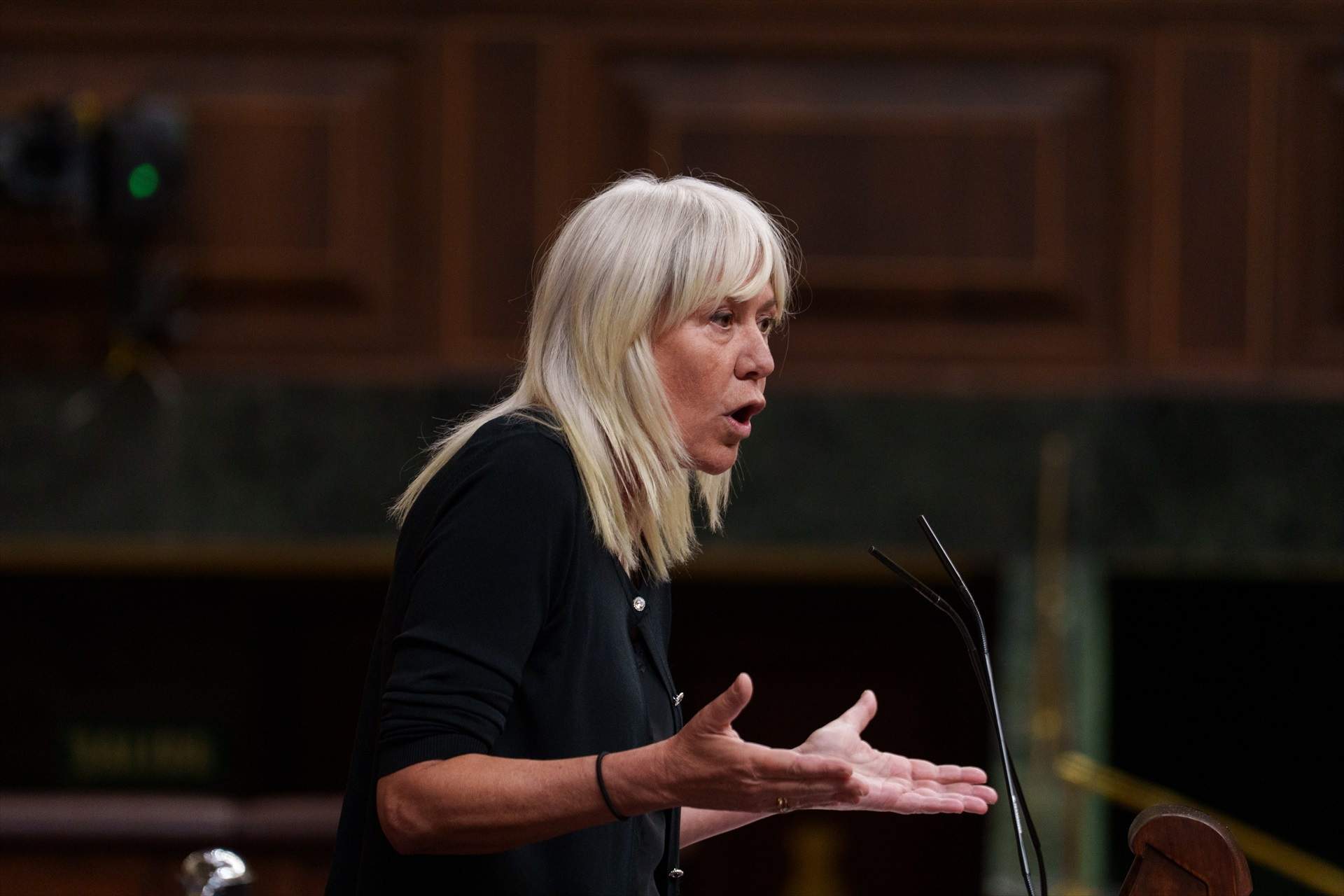 La diputada Madrenas, increpada en Madrid tras ser señalada por Rufián por el decreto de vivienda