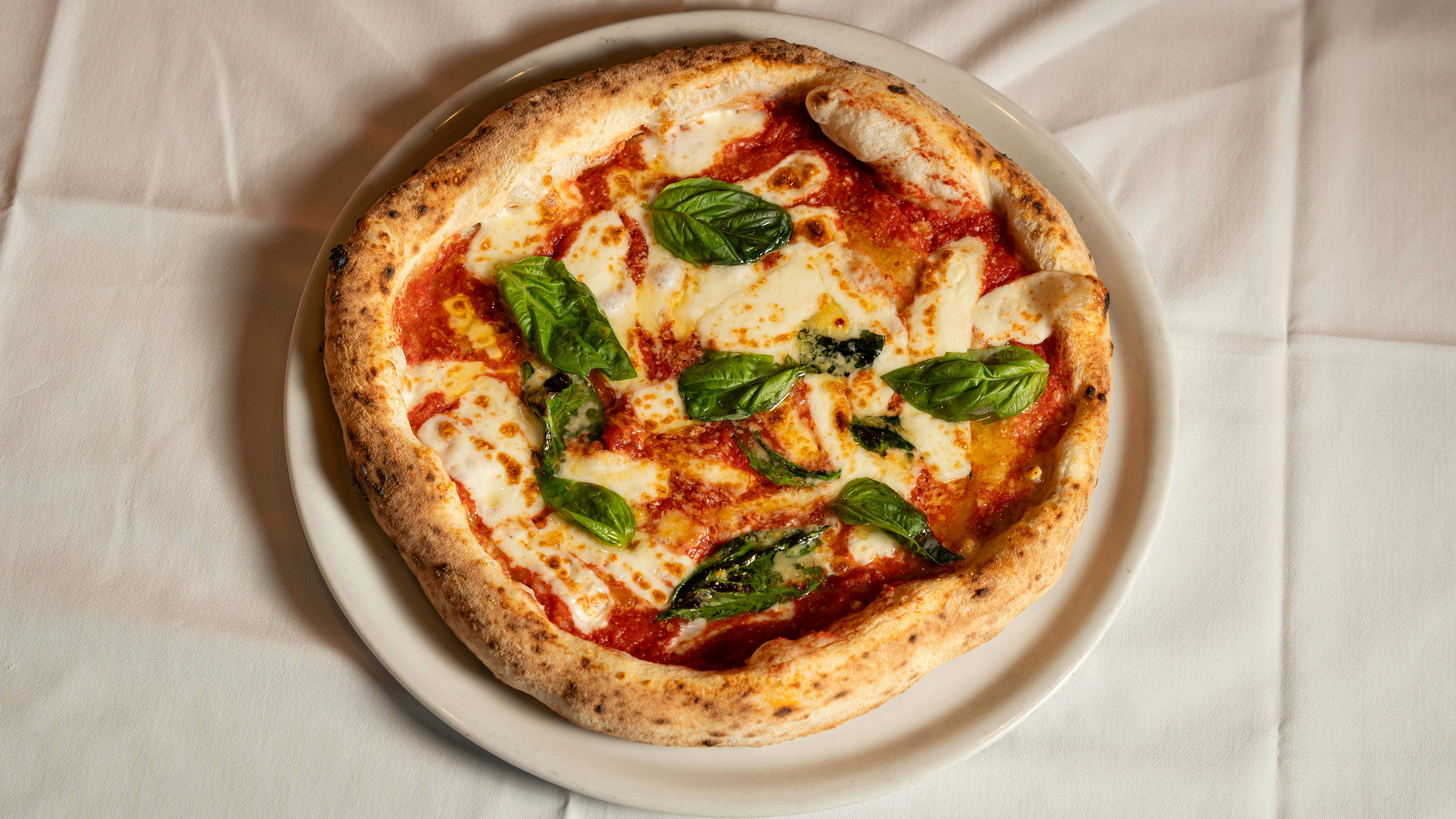Eric Ayala, pizzaiolo formado en Nápoles: “En Barcelona hay mejores pizzas que en Roma”