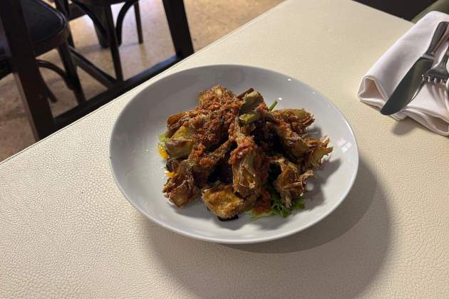 Alcachofas del restaurante Emocionar. / Foto: Emma Porta