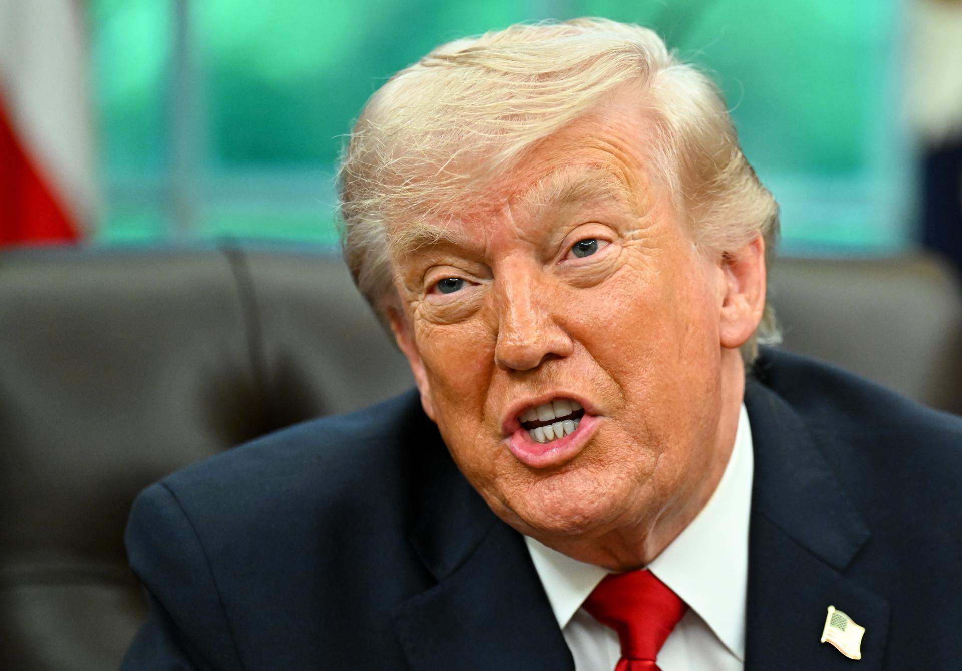 Trump carga contra el “comportamiento horrible” de Sánchez y amenaza con retirar sus tropas de España