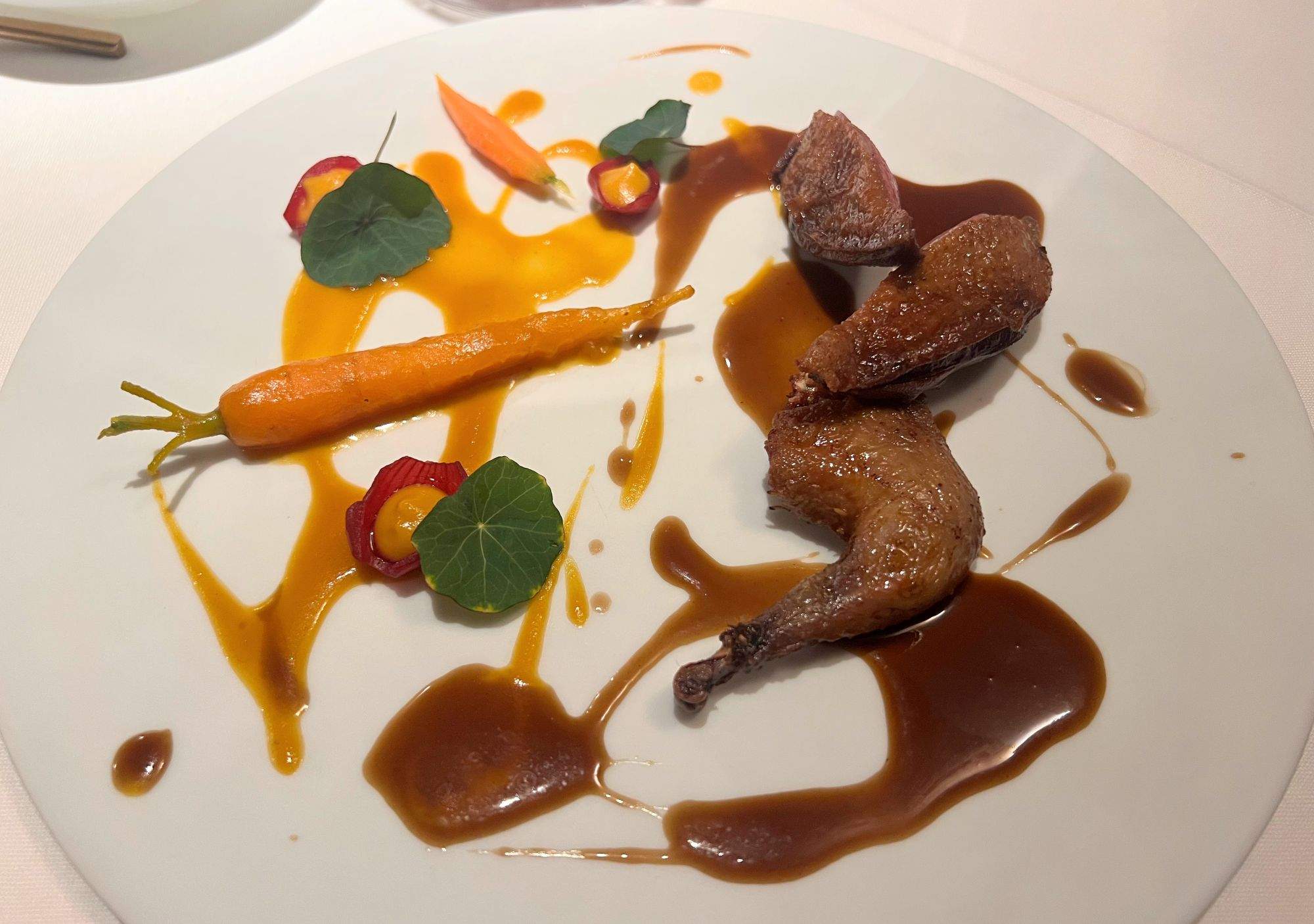 Producto, sala y oficio en un restaurante con una estrella en el corazón de Girona