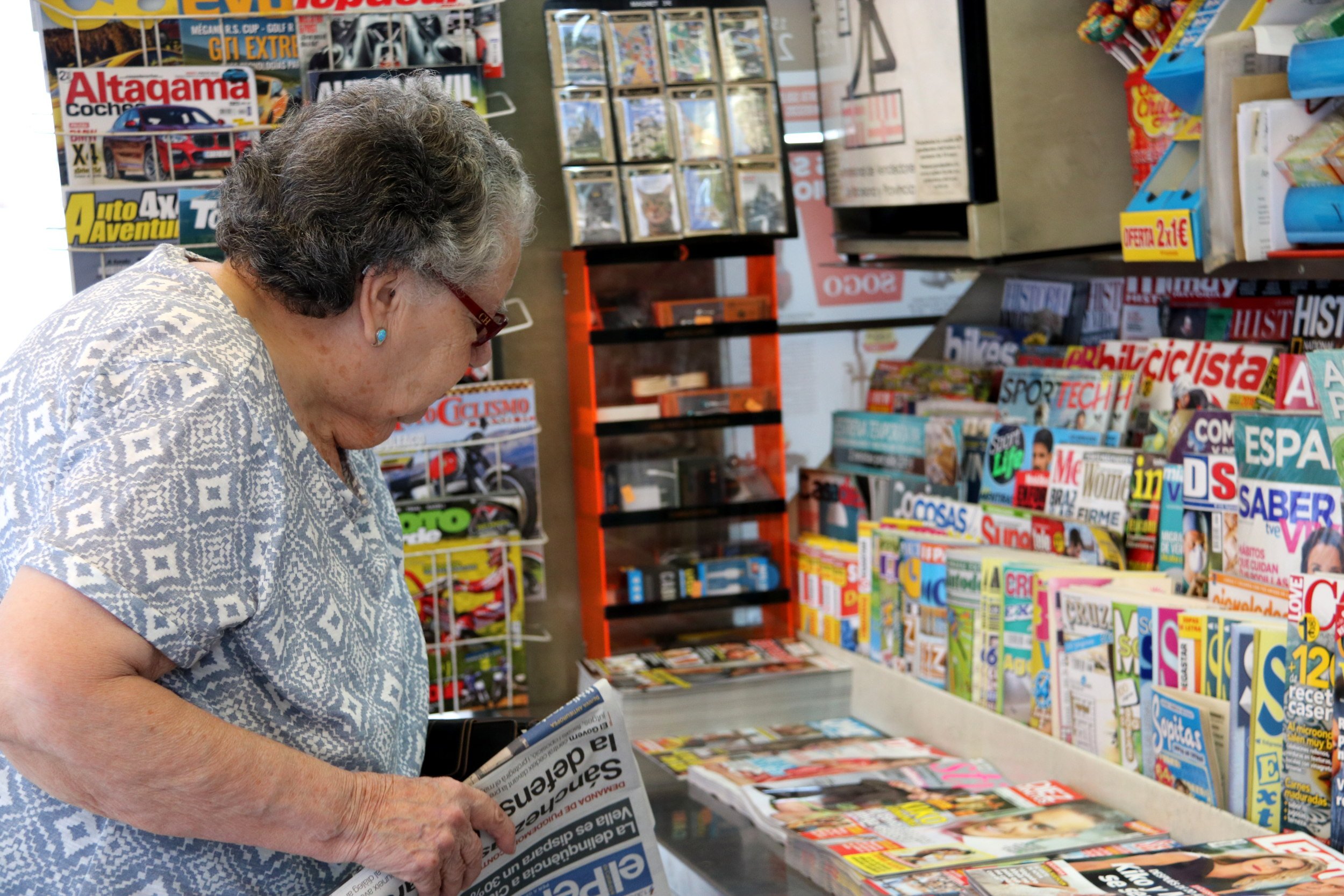 El naufragio de la prensa de papel: ¿Cuántos diarios venden 'La Vanguardia' y 'El Periódico'?