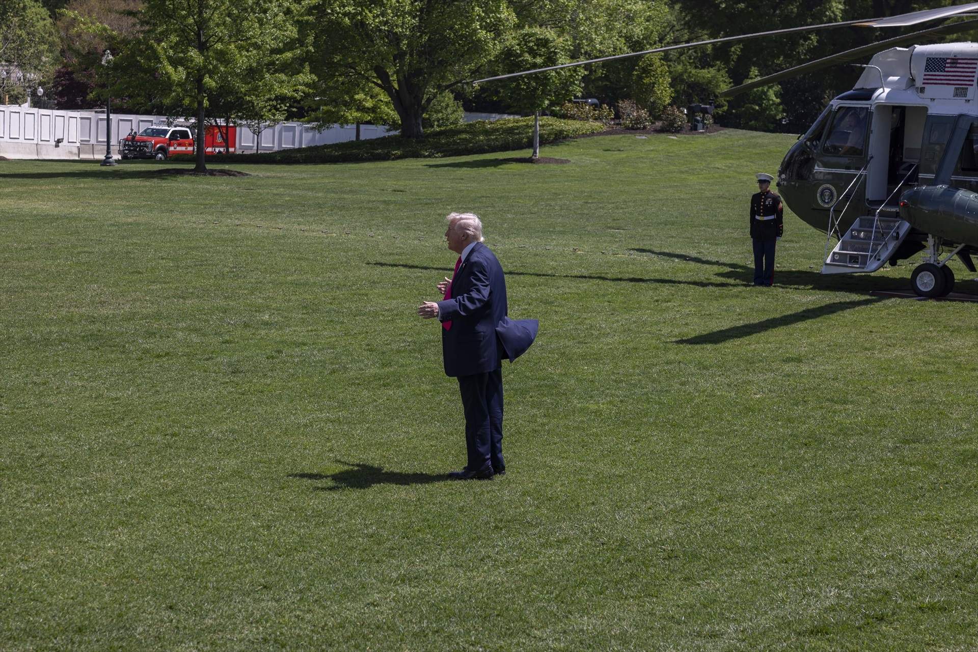 Trump mantiene el pulso con Sánchez: “Para España está bien que Irán tenga el arma nuclear”