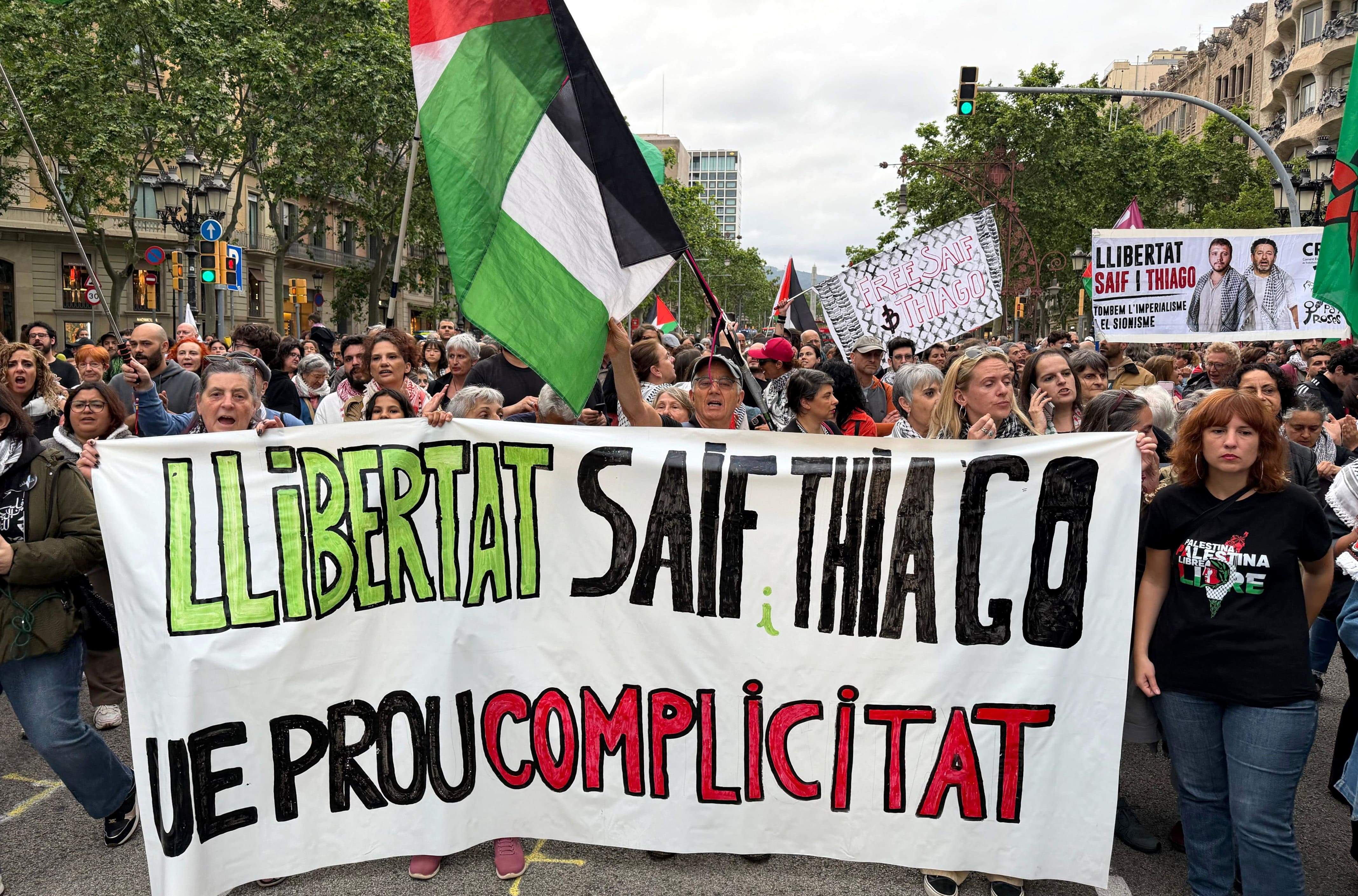 Una manifestació a Barcelona demana la llibertat dels dos detinguts de la Flotilla