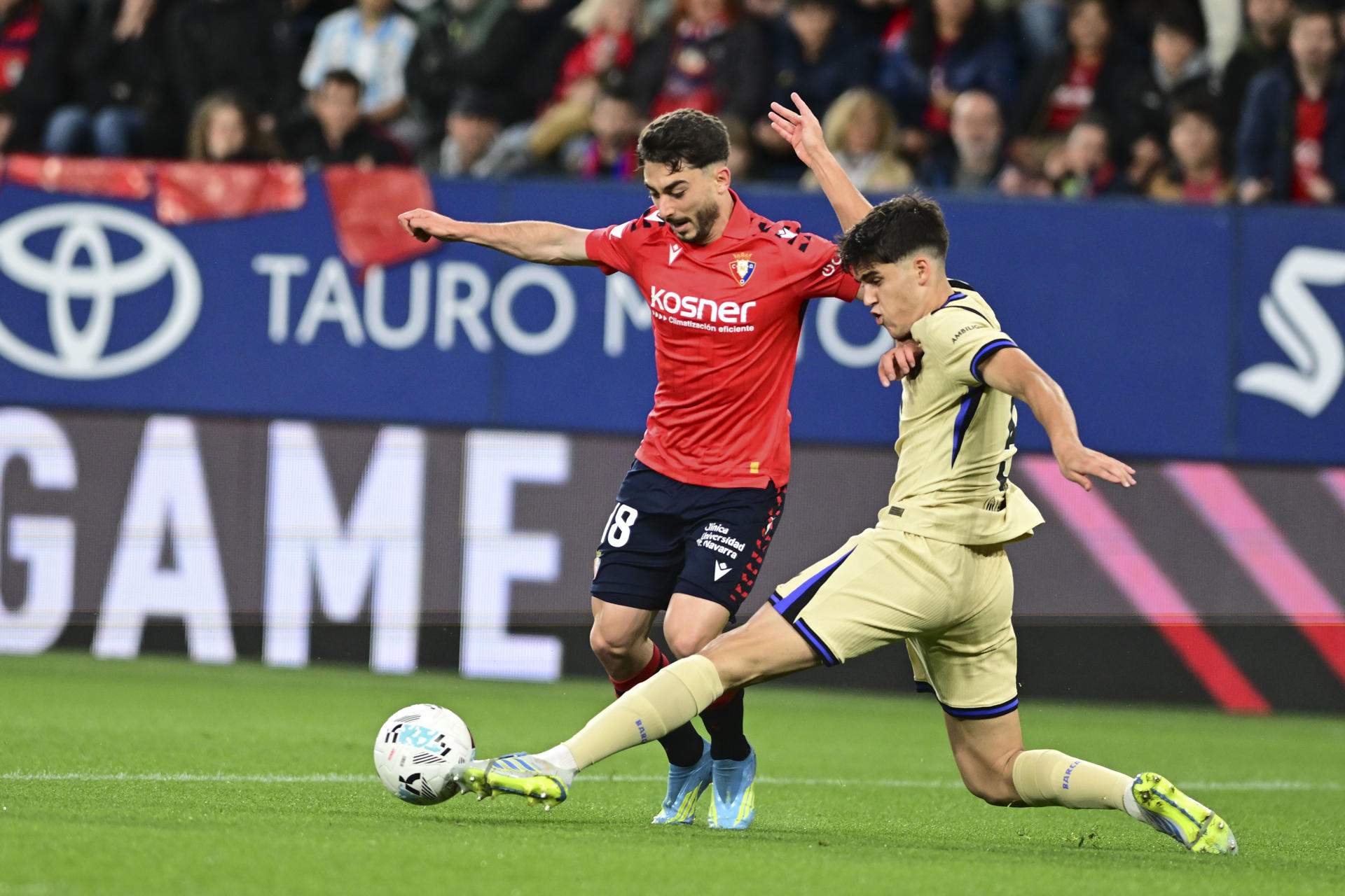 Las notas del Osasuna - Barça de LaLiga EA Sports: dos suspensos en una noche con regusto a campeonato