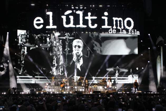 el último de la fila quimi portet manolo garcía barcelona gira acn (3)