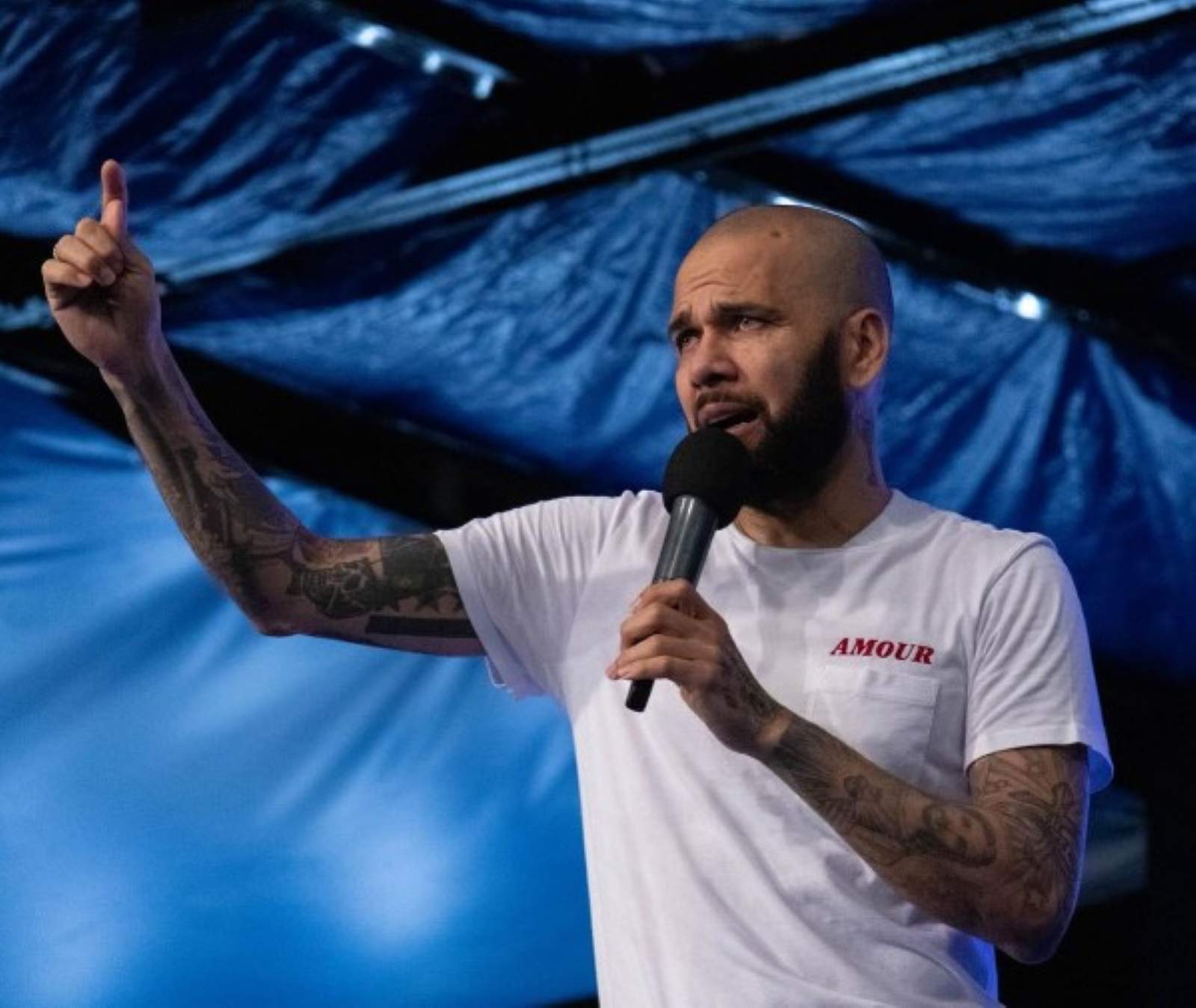 Dani Alves, predicador d'una macrotrobada evangèlica al Metropolitano: "Crist m'ha fet lliure"