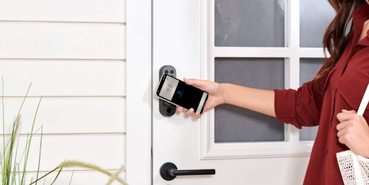 Una cerradura inteligente de Aqara en oferta para abrir la puerta desde tu móvil
