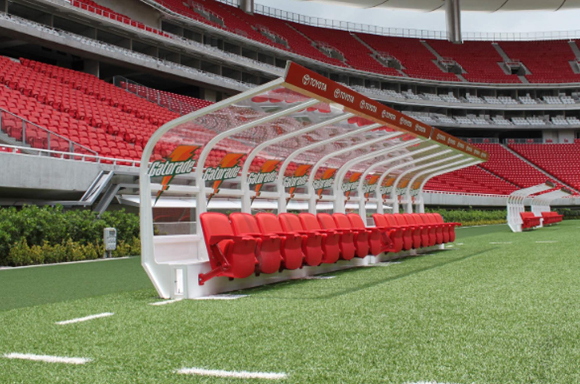 Revolució a les banquetes: Tres entrenadors il·lustres del futbol espanyol canvien d'aires