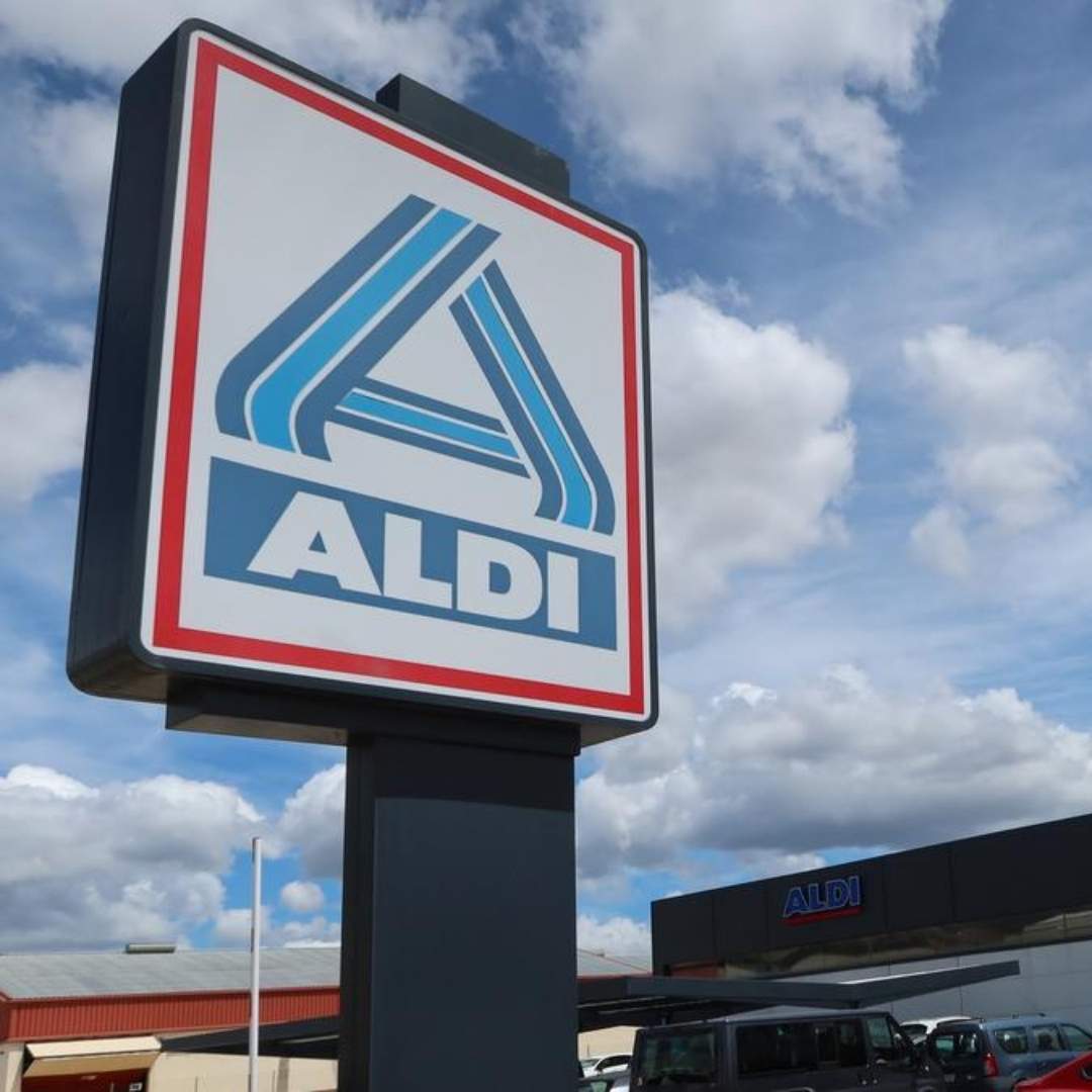 Aldi té el llevaborrissol viral que pot deixar jerseis, abrics i mantes com nous en segons