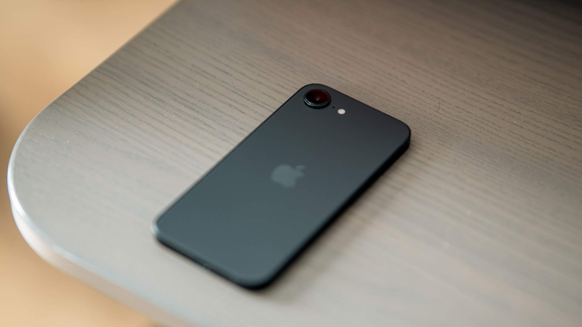 El nuevo iPhone 17e cae de precio en Amazon hasta su mínimo haciéndolo todavía más deseable