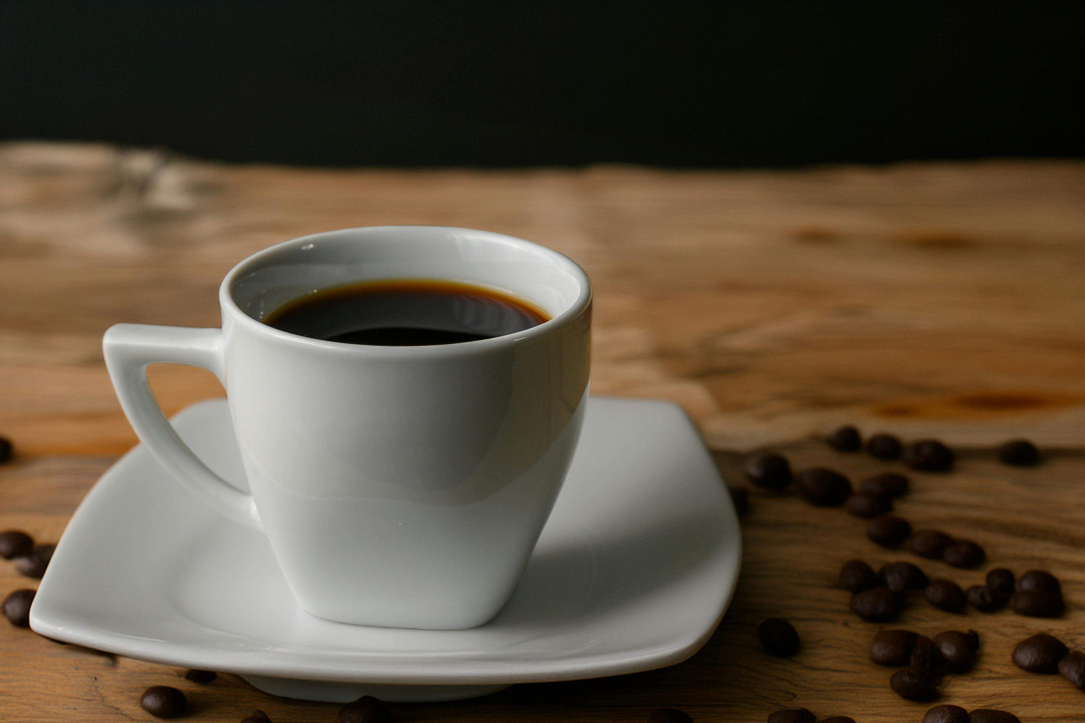Si el cafè et surt massa amarg, afegir-hi un toc de sal és una bona solució