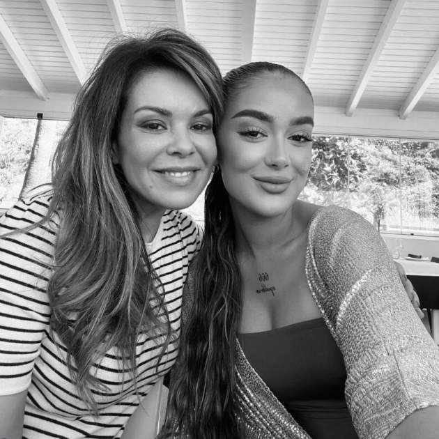 Juls Janeiro amb la seva mare / Instagram
