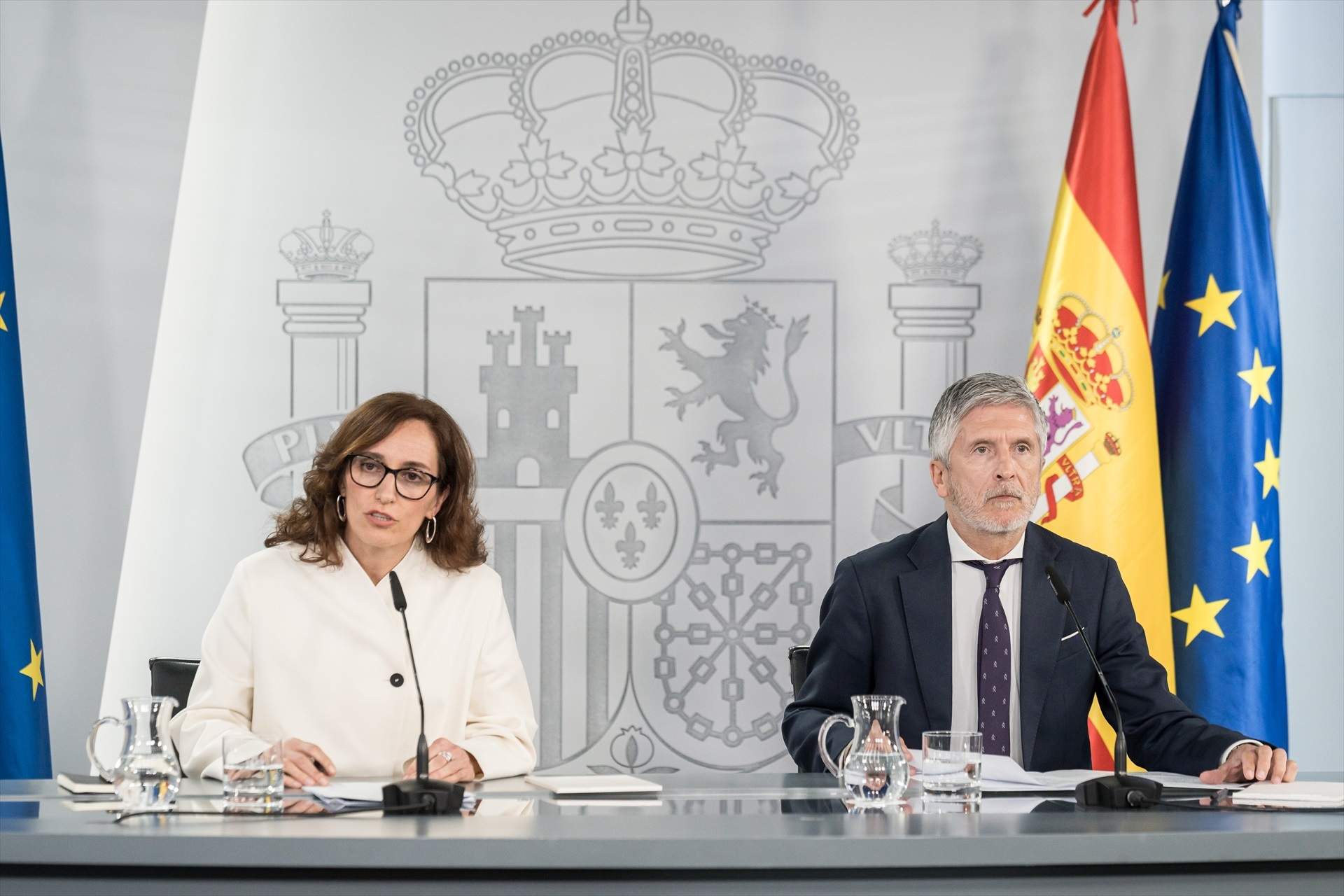 Los 14 españoles del barco afectado por el hantavirus serán trasladados a Madrid en un avión militar