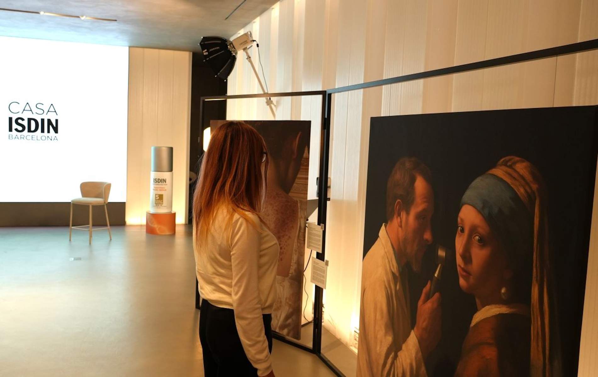 Casa ISDIN uneix art i dermatologia en una exposició amb l'AEDV