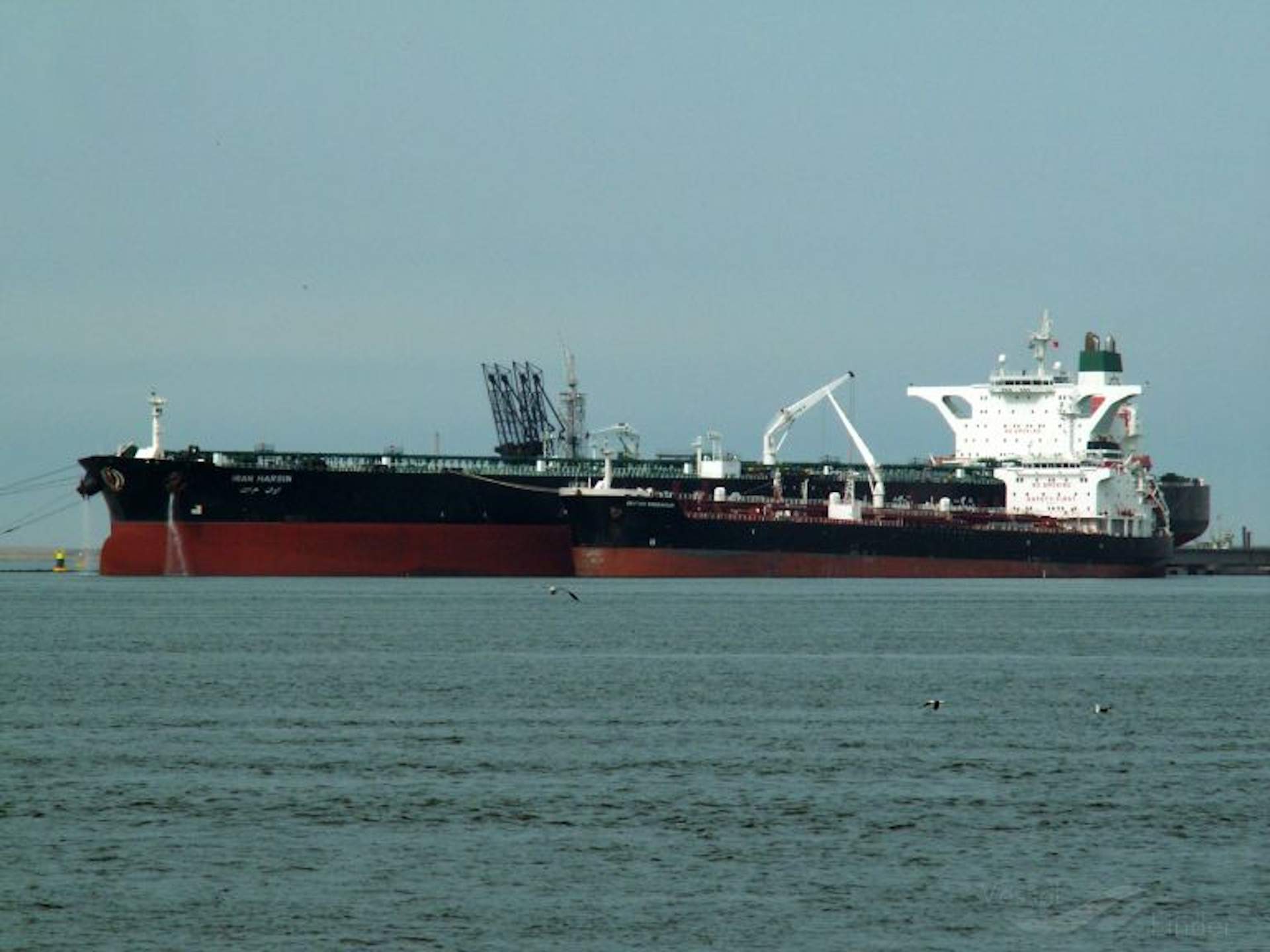 El Pentágono inmoviliza en el golfo de Omán un petrolero iraní que navegaba hacia el estrecho de Ormuz