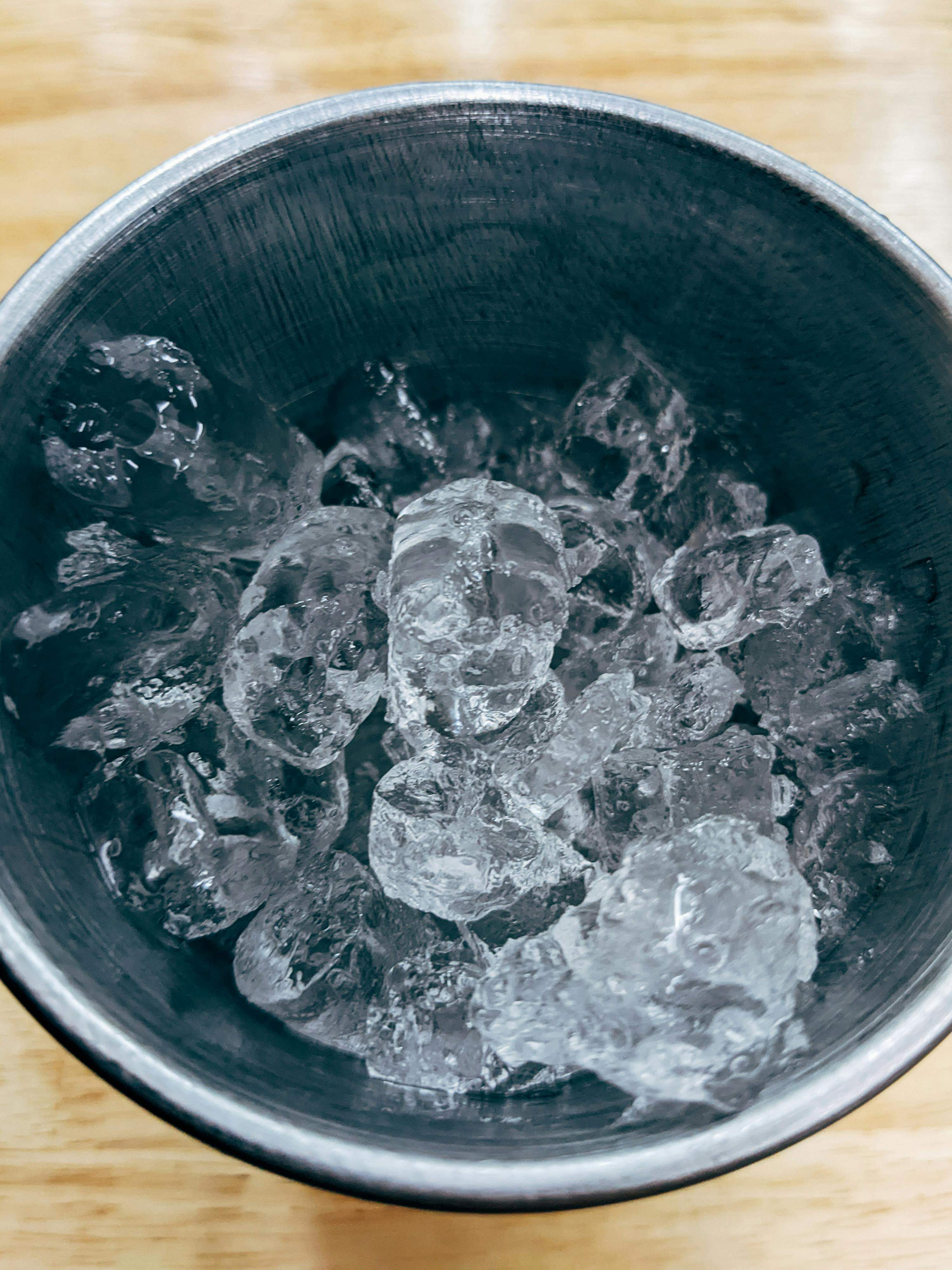 Els experts en aire condicionat expliquen que un ventilador i una galleda de gel són el millor per a la calor