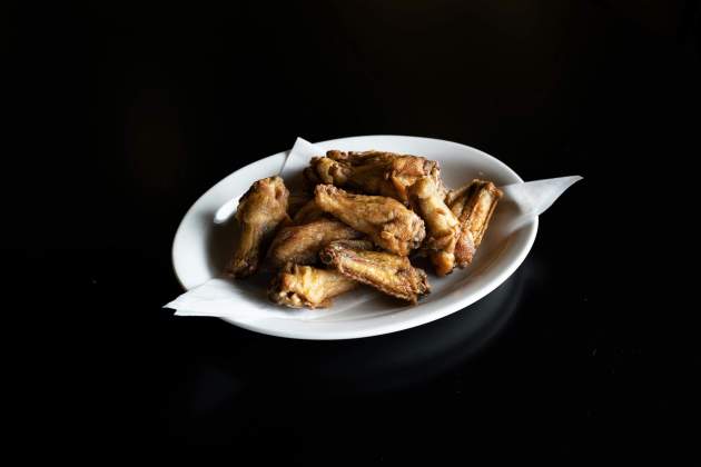 Alitas de pollo. Foto: Pexels