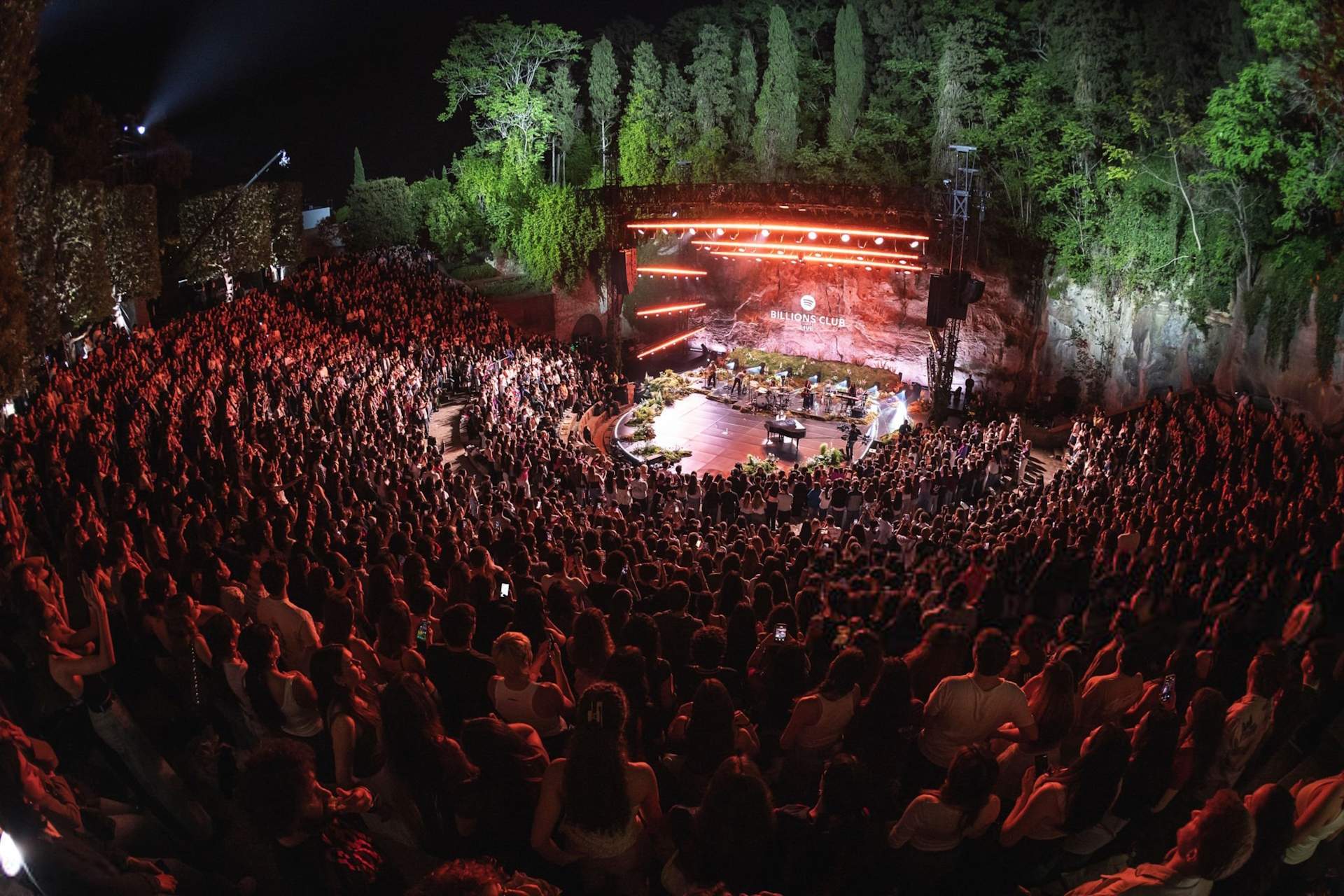 Olivia Rodrigo encén el Teatre Grec en un concert exclusiu i secret abans del Barça-Madrid
