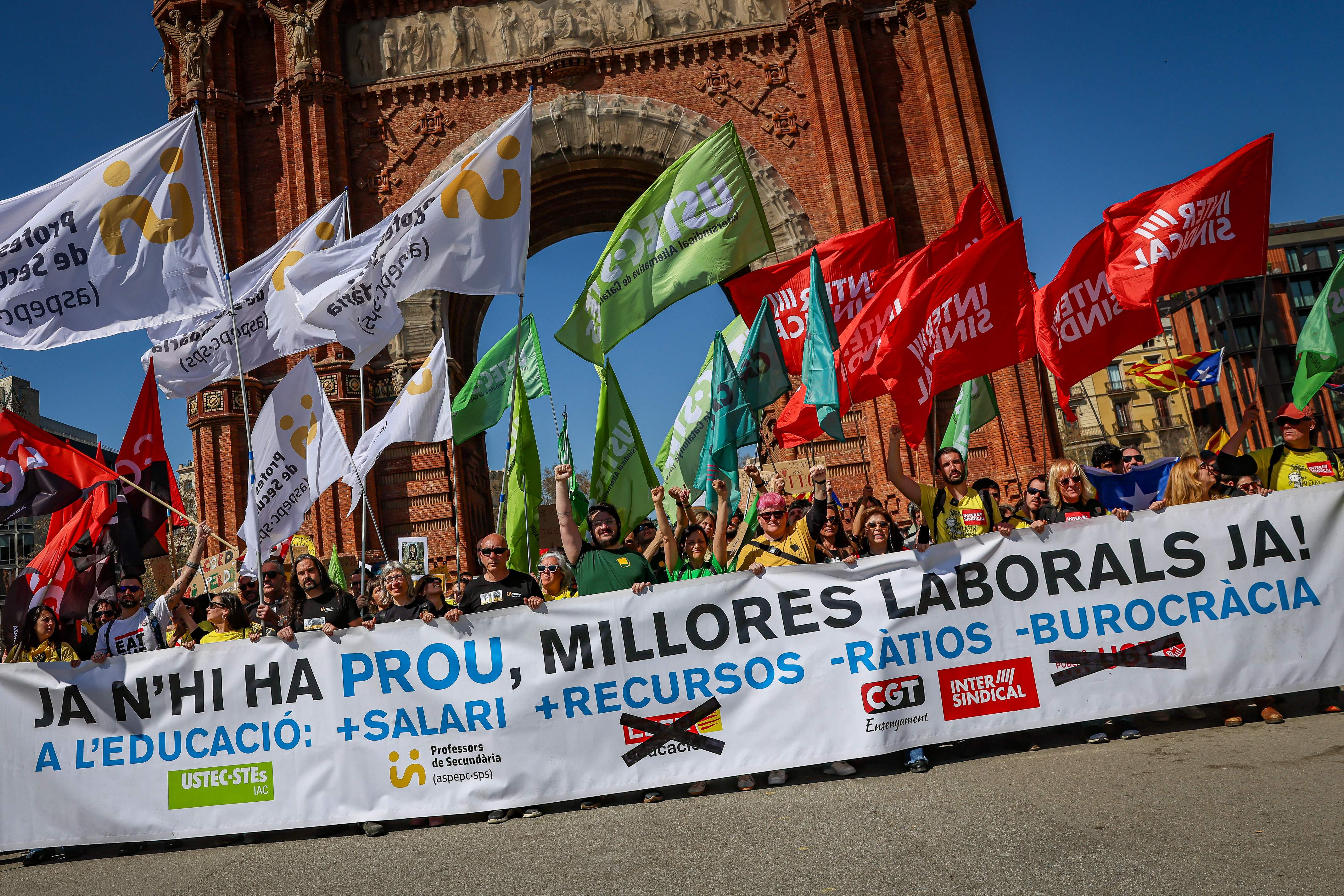 Interior admite múltiples actuaciones de los Mossos durante las huelgas educativas del mes de marzo