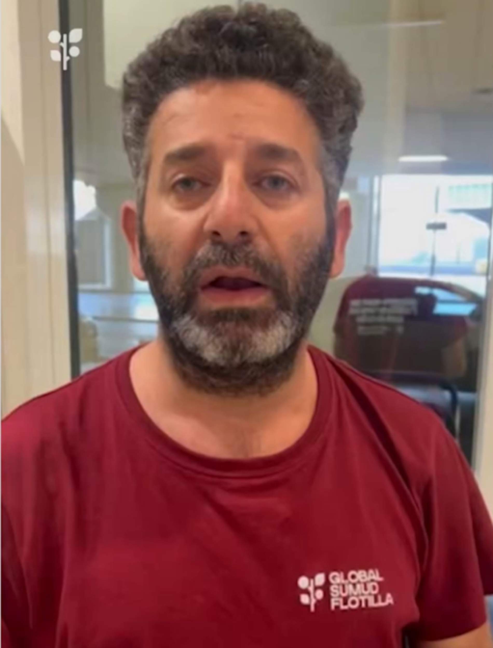 Saif Abukeshek, després del seu alliberament